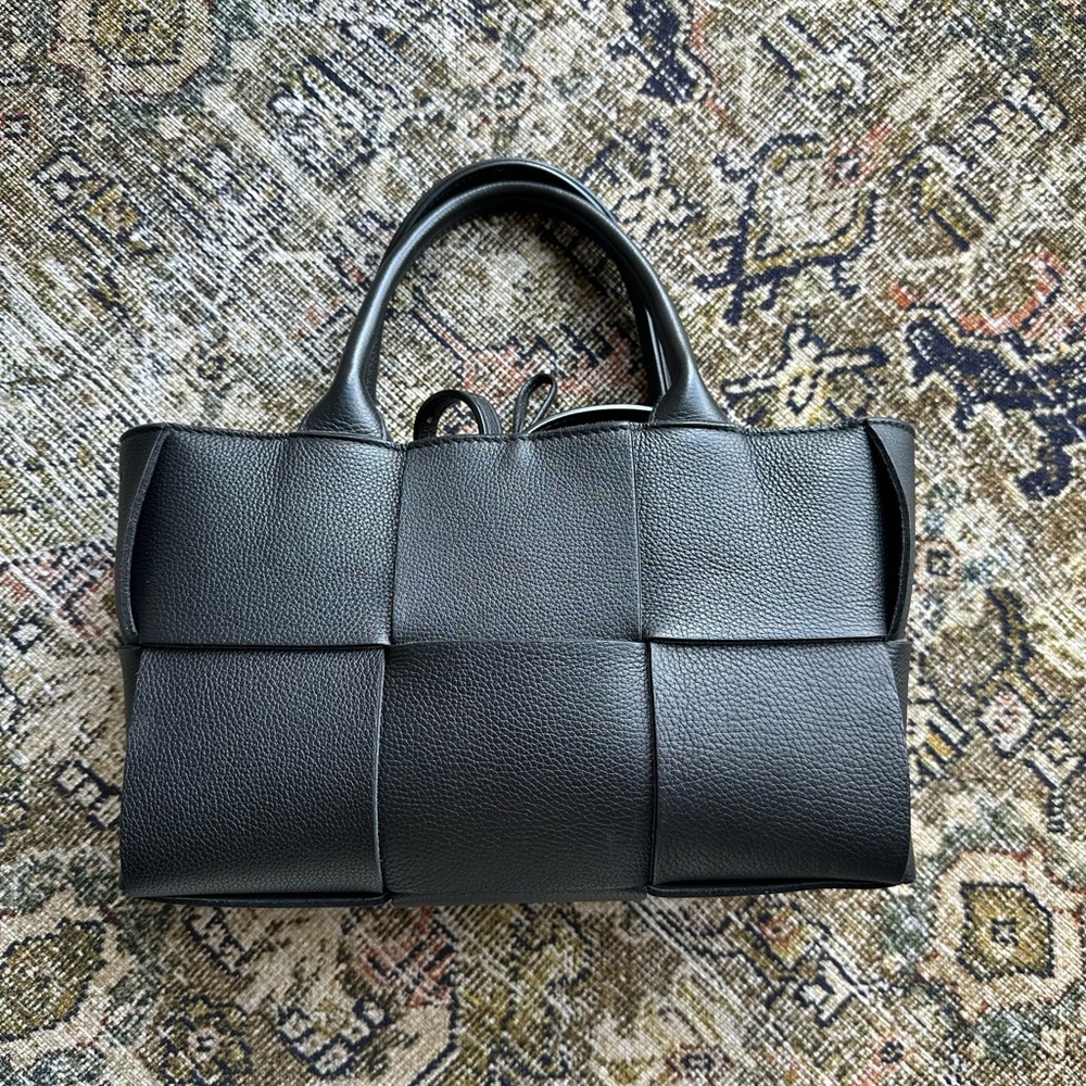 Bottega Veneta Arco Mini Black